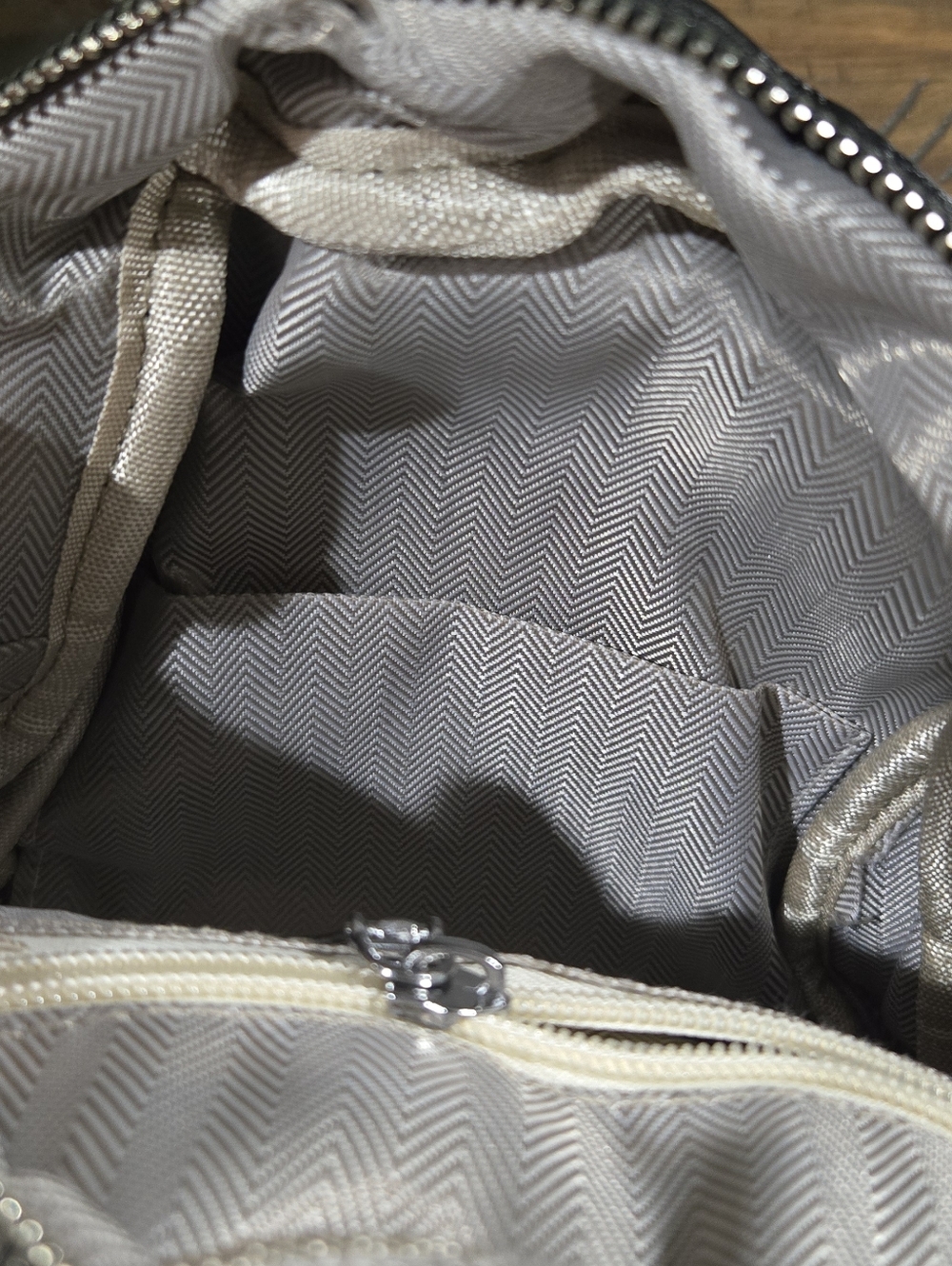 Paul Frank: Y2k Style Houndstooth Boho Women's Shoulder Bag. - Picture 8 of 11